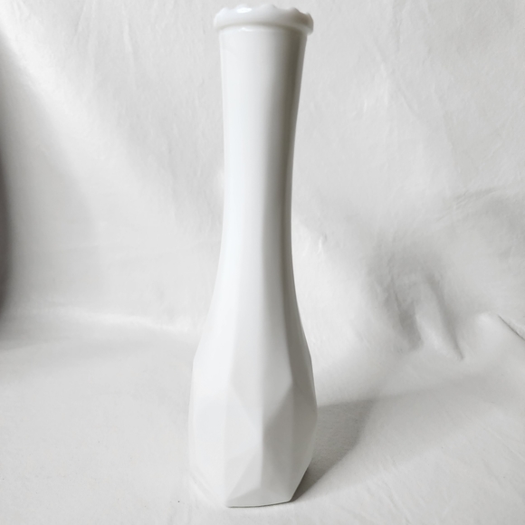 Vintage Vase E O Brody Co USA White Milk Glass Flower Bud Holder 8.5" Tall - Picture 5 of 16